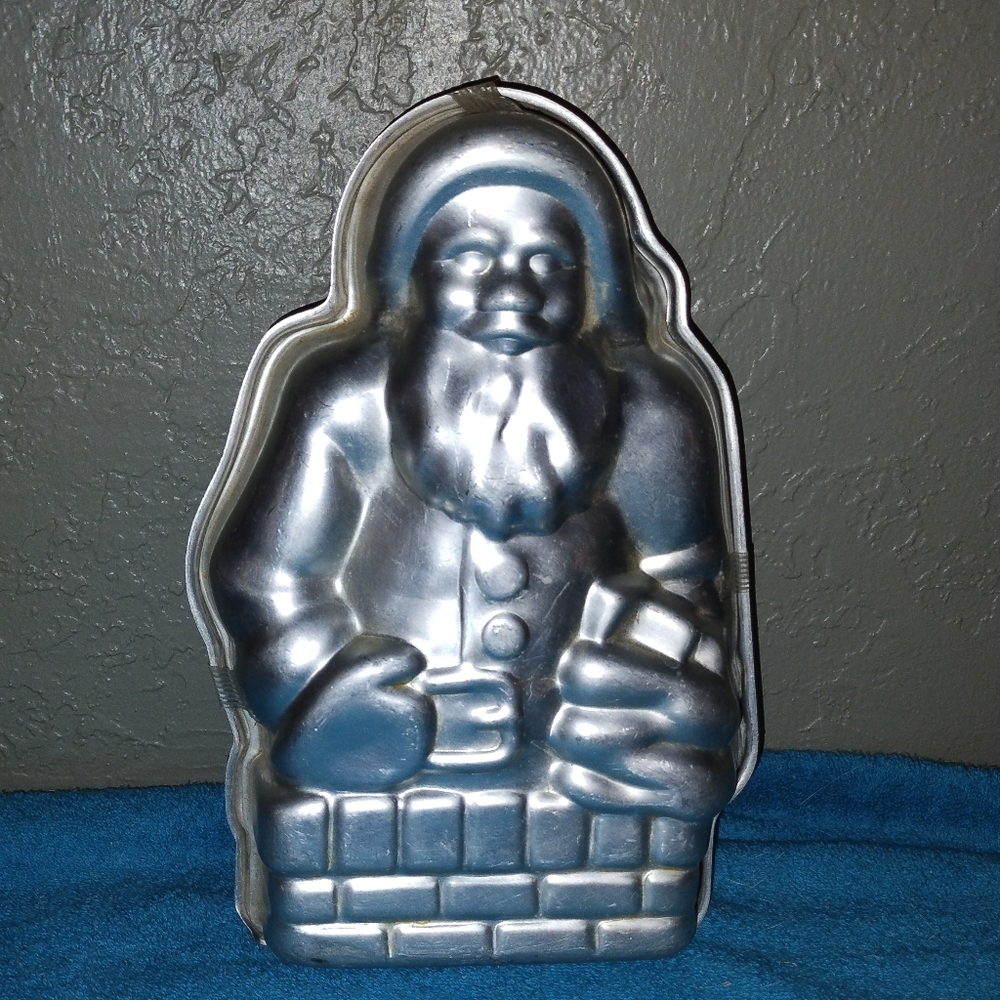 Vintage Nordic Ware Aluminum Santa Claus Stand Up 3D Cake Mold
